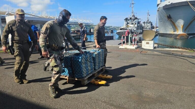 Incautados en Tahití case 524 quilos de cocaína nun pesqueiro con base en Vigo