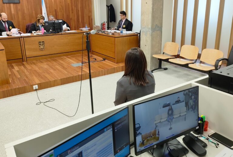 A moza que deixou sen un ollo ao seu mozo cun cargador pide “perdón” e insiste: “Foi un accidente”