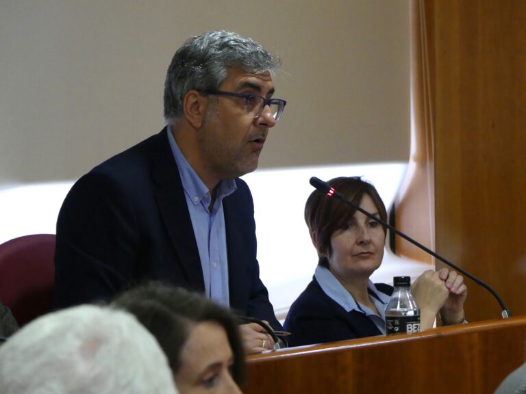 O PP de Vigo pedirá a reprobación do alcalde polo “veto arbitario” ás atraccións de feira