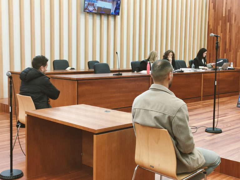 Cárcere para dous acusados de dar unha malleira a dous mozos na rúa Hernán Cortés de Vigo