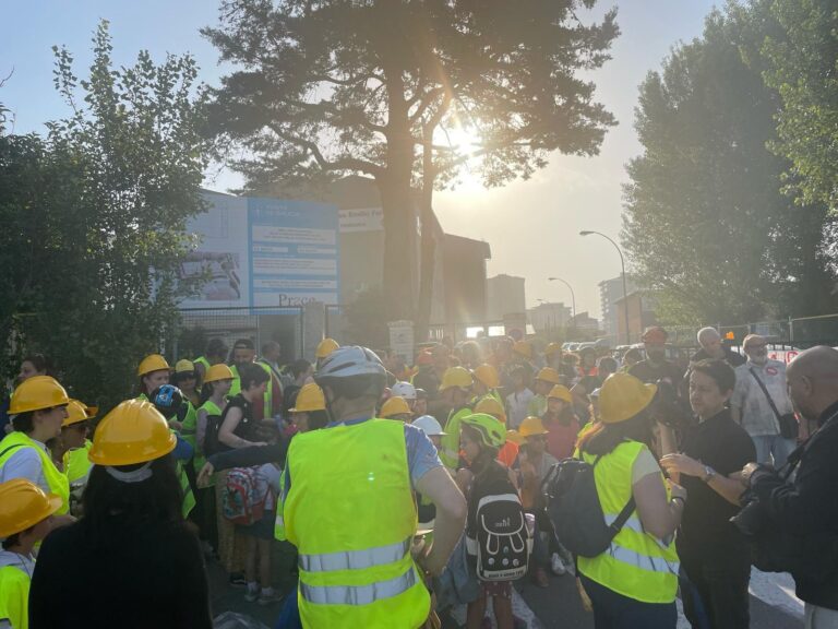 Protestas nun colexio de Vigo polo mal estado do teito: “Até que caia non o van arranxar”