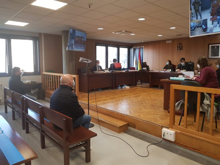 O ex alcalde pedáneo de Bembrive enfróntase este luns a outros 4 anos de cárcere por malversar 38.000 euros en obras