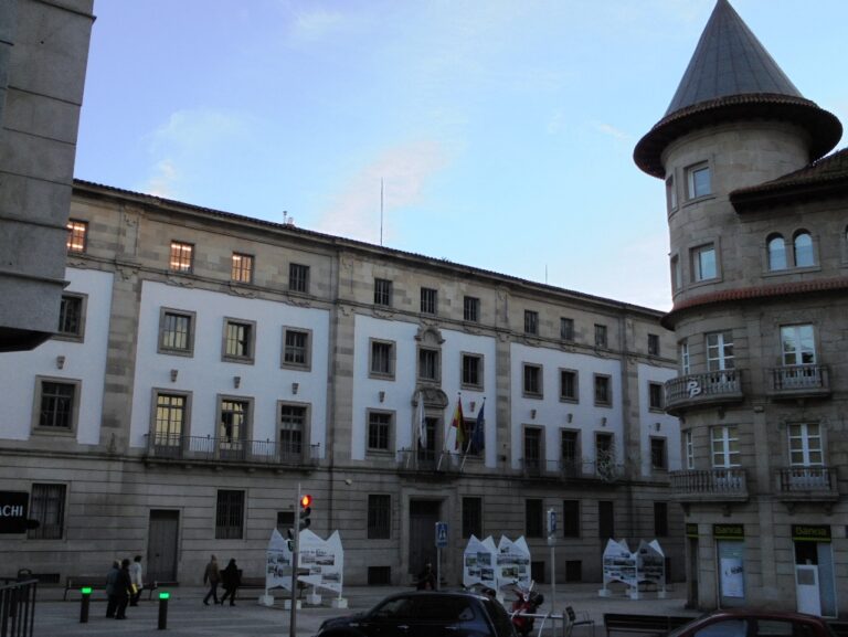 Enfróntase este martes a 10 anos de cárcere acusado de violar a unha muller mentres durmía