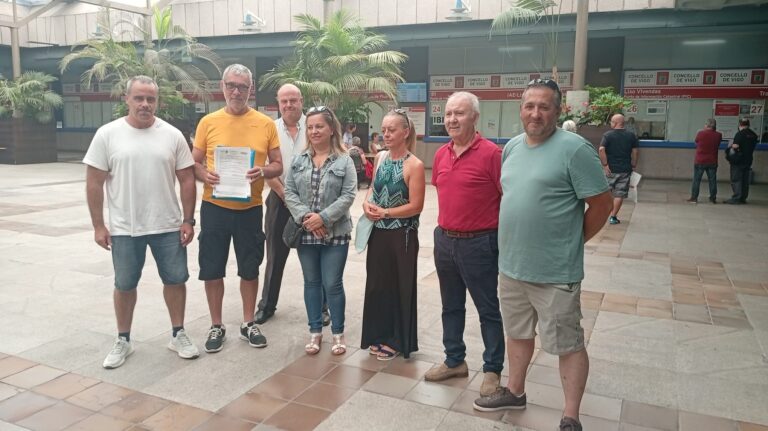 Usuarios denuncian o abandono das pistas de tenis de Samil, con sete delas pechadas desde hai dous anos
