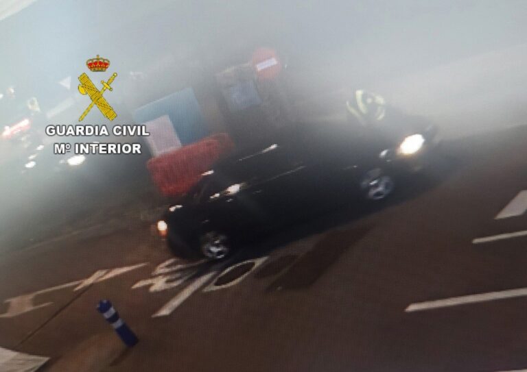 Investigado por conducción temeraria e lesións tras atropellar a un vixilante en Nigrán