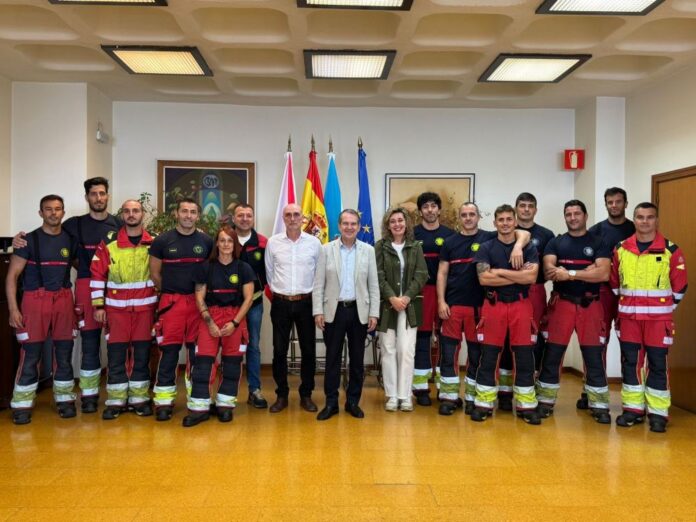 Recepción do alcalde de Vigo, Abel Caballero, aos bombeiros que participaron en tarefas de extinción de incendios en varios lugares de Galicia.. CONCELLO DE VIGO
