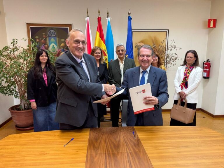 Concello e UVigo asinan un convenio para traballar na candidatura das Cíes a Xeoparque da Unesco