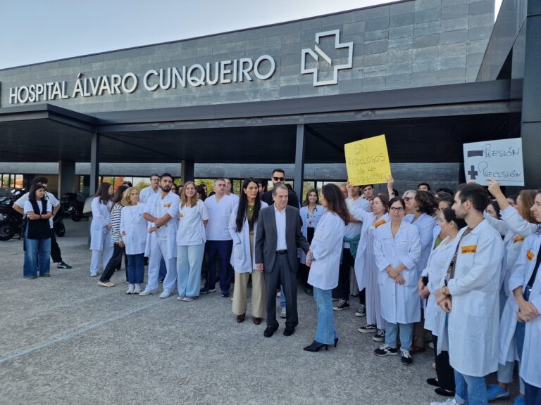 Radiólogos vigueses volven pedir máis persoal na quenda de garda mentres agardan a que o Sergas sente a negociar