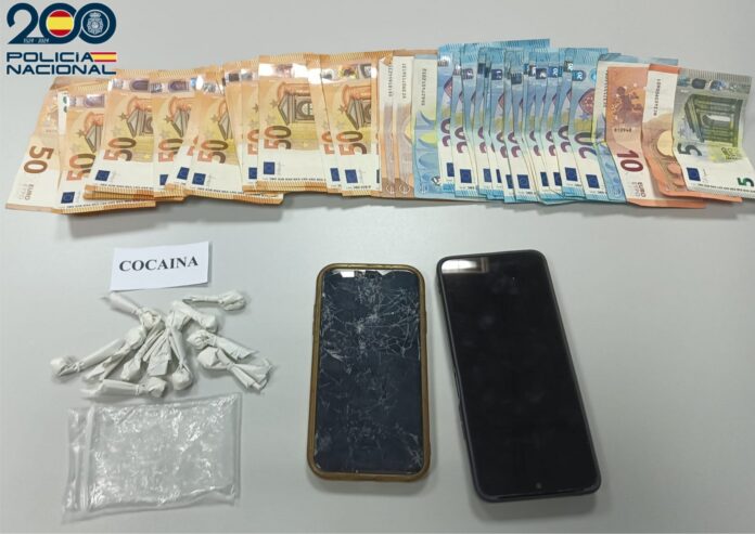 Imaxes do contido incautado. POLICÍA NACIONAL