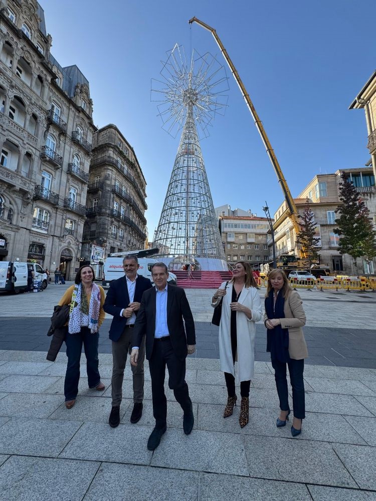 Abel Caballero acende “as luces de Nadal de todo o planeta”: Vigo estreará o seu espectáculo o 15 de novembro