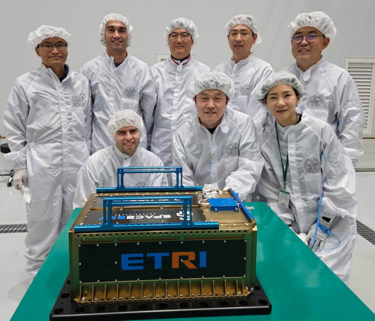 A empresa galega Alén Space completo o desarrollo do sateliteETRISat