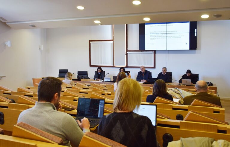 A Universidade de Vigo aproba o convenio para descentralizar Medicina baixo a ameaza dunha “cláusula de saída”