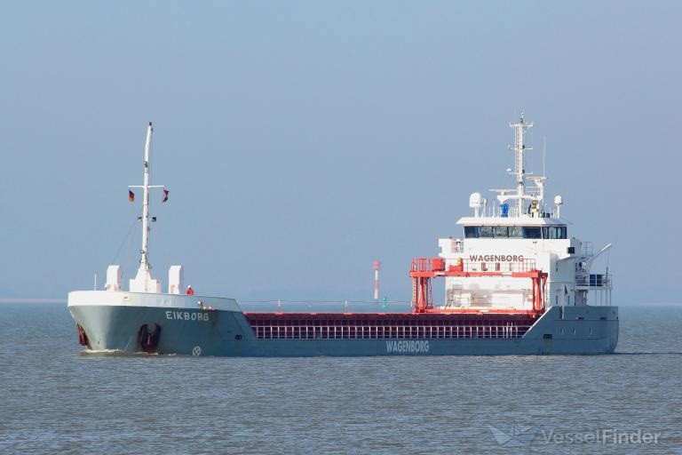 Un cargueiro á deriva fronte a Portugal é remolcado a Vigo tras quedar sen temón