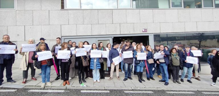 Médicos e enfermeiras alertan do colapso da Atención Primaria en Vigo: “As listas de agarda chegan aos 15 días, diga o que diga a Xunta”