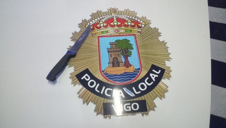 Detido un home por tentar cravarlle un coitelo ao seu compañeiro de piso