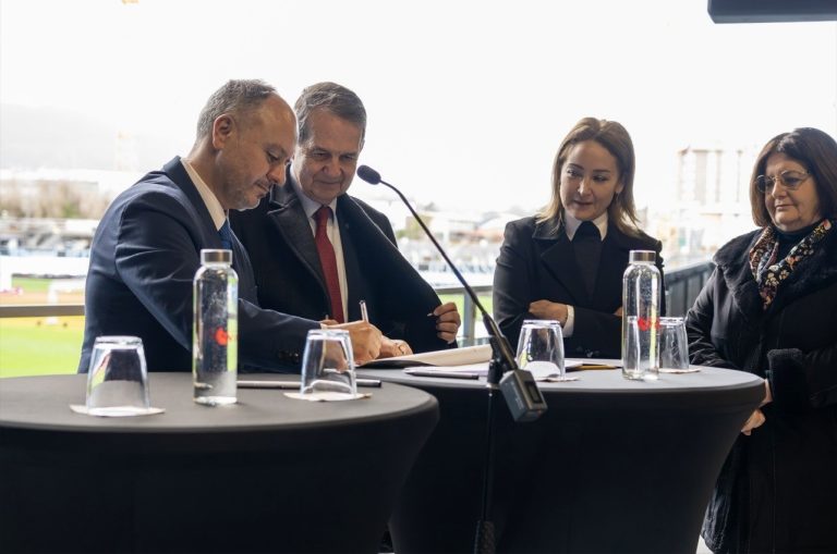 Concello e Zona Franca blindan o futuro de Balaídos coa prórroga da bancada de Río ata 2080