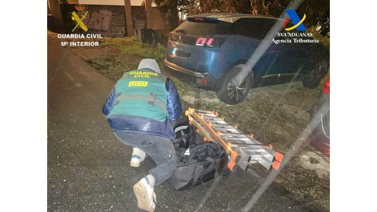 Detidos mentres tentaban recuperar 80 quilos de coca nun colector en Vigo