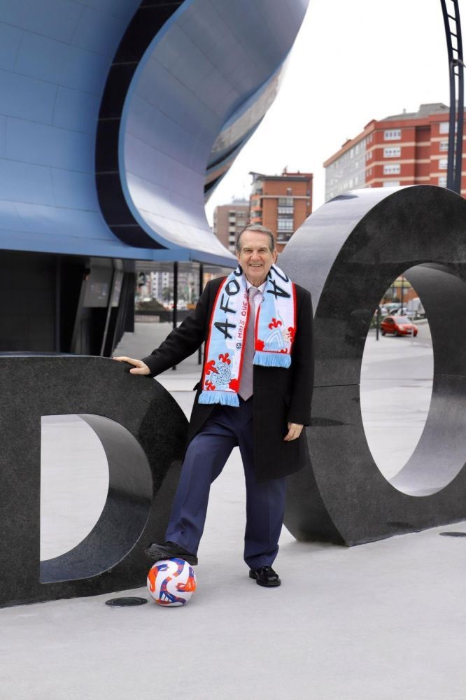 Abel Caballero cifra en un millón de euros o proxecto para ampliar a bancada de Tribuna en Balaídos