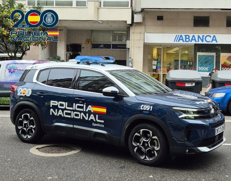 A Policía Nacional detén un home en Vigo por realizar compras con tres cartóns roubados