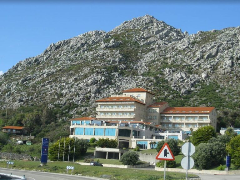 O Talaso de Oia encara o seu final: dúas décadas de irregularidades, subvencións polémicas e o apoio explícito de Feijoo