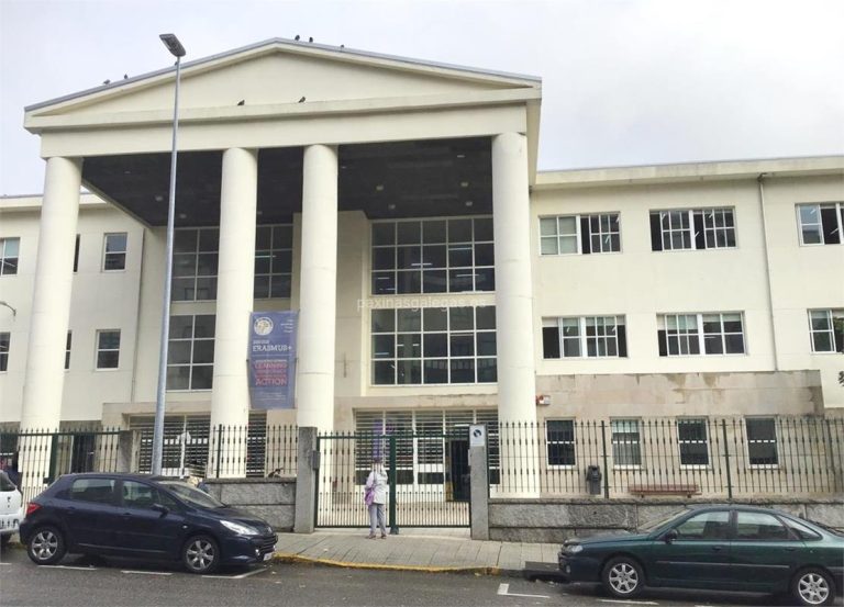 Investigan un alumno do IES O Castro de Vigo por acceder ao correo electrónico dunha profesora
