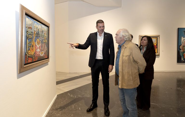 O conselleiro de Cultura convida a redescubrir Vigo na exposición ‘Vigo, luz e cor’ de José María Barreiro
