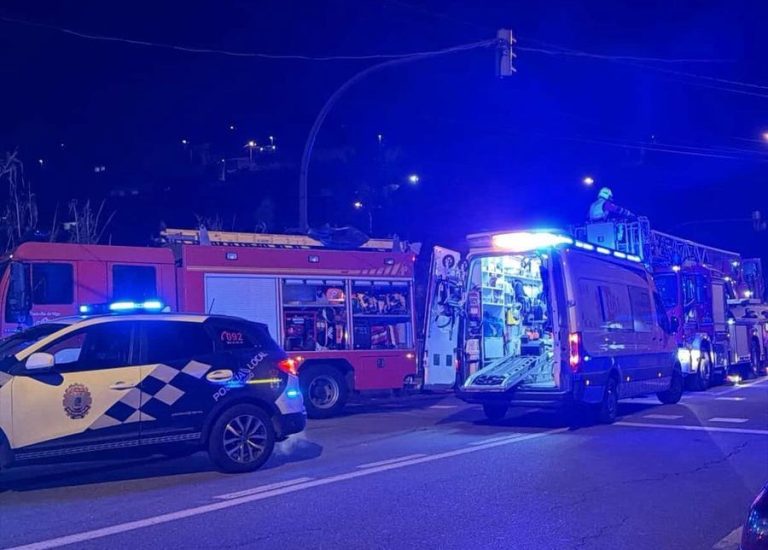 Rescatan a un home borracho que caeu por un terraplén de 8 metros na Avenida do Aeroporto