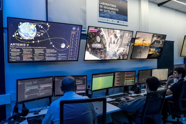 A Universidade de Vigo procesa 10 terabytes de datos tras o seguimento da misión Artemis