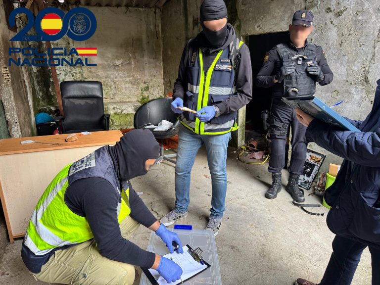 Un operativo antidrogas en dúas casas de Vigo, unha delas okupada, remata con tres detidos