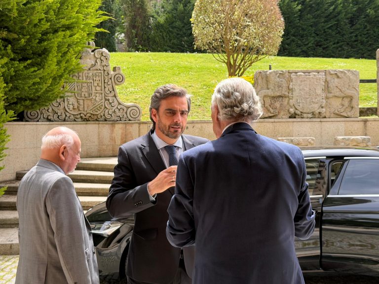 A Xunta e Vicus Gallaecia analizan os retos da mobilidade e urxen un calendario para o AVE Vigo-Porto