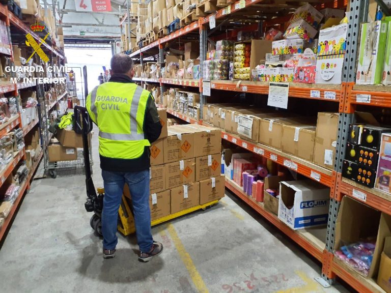Denunciado un bazar do Porriño por vender pirotecnia sen permiso e sen medidas de seguridade