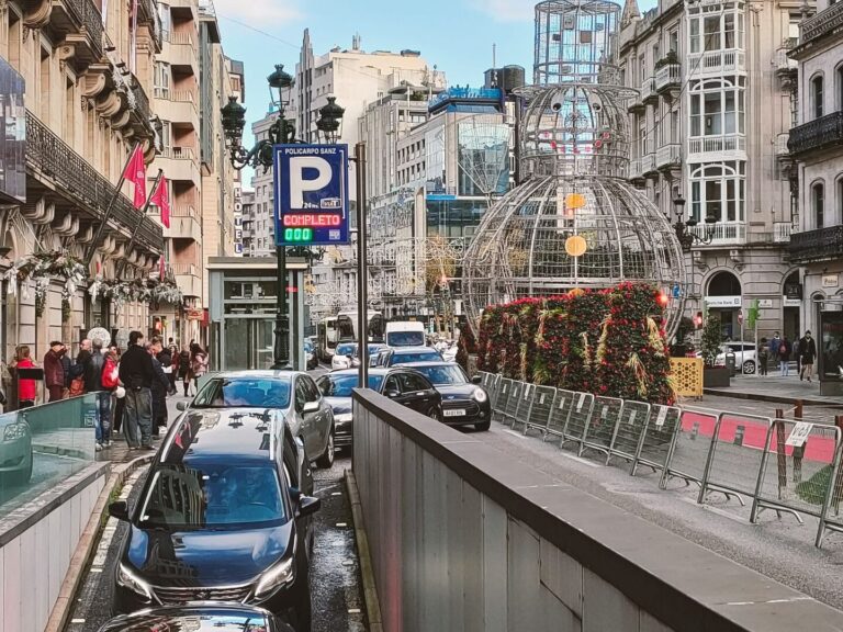 Luz verde definitiva en Vigo á nova taxa turística e ás catro Zonas de Baixas Emisións