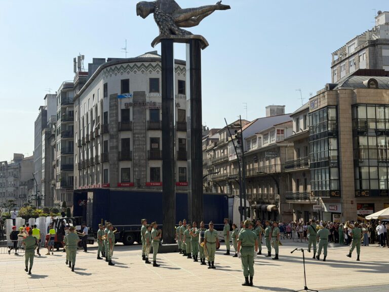 “Un piloto de caza con carreira universitaria cobra menos que un conductor de policía”, critican militares