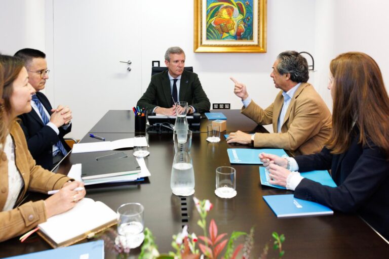 Rueda reúnese cos responsables de Conxemar para impulsar o sector da pesca transformada en Galicia