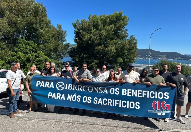 Traballadores de Iberconsa concéntranse en Vigo para reclamar melloras laborais