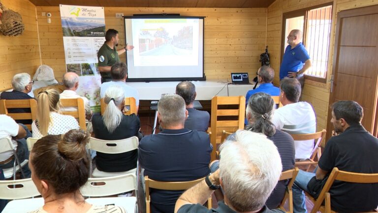Charlas para actuar frente a incendios: “Hai miles de vivendas en perigo e temos que facer algo”