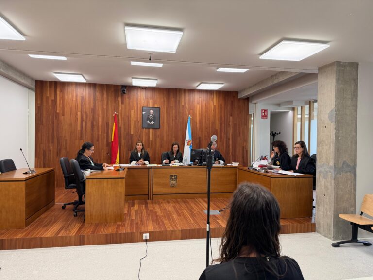 Unha médica do Álvaro Cunqueiro acepta un ano de cárcere por roubar e falsear receitas
