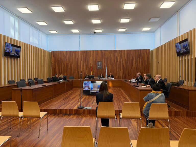 Cinco acusados da rede de explotación sexual en Vigo aceptan penas de ata un ano e nove meses de prisión